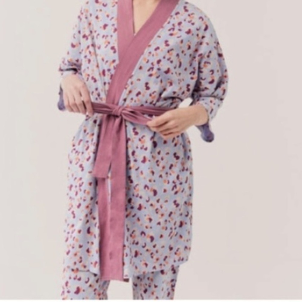Pact Organic Mod Leopard Wisteria Staycation Short Robe / Pants Set XS/S